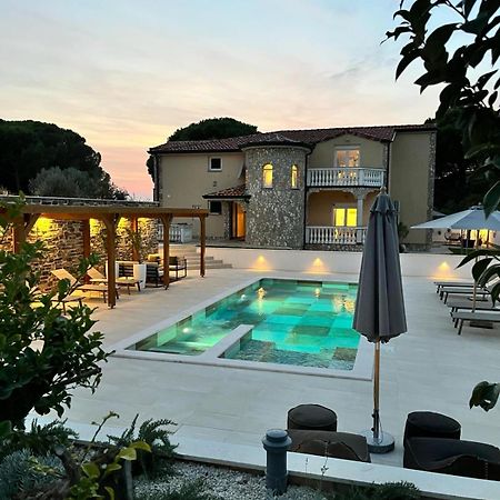 Olivea Luxury Suites Fazana Exterior photo