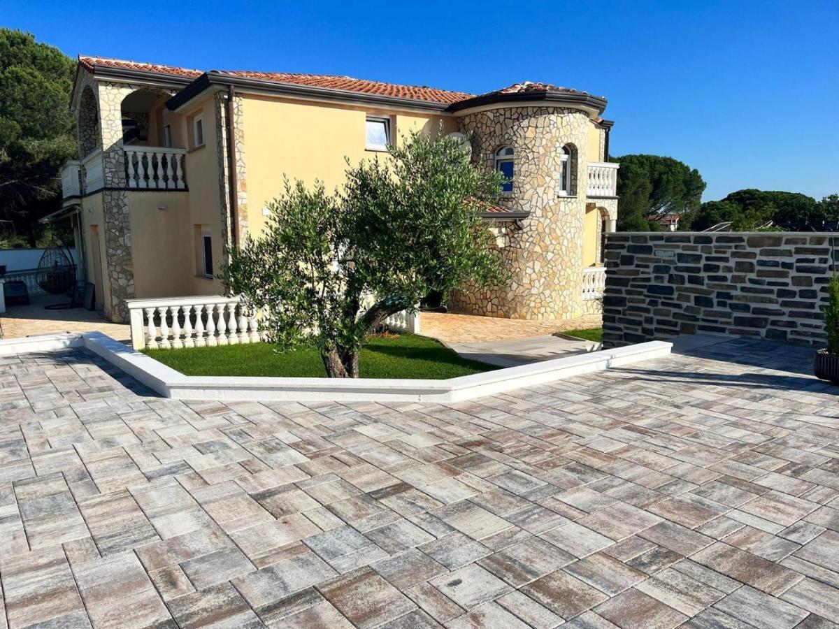 Olivea Luxury Suites Fazana Exterior photo