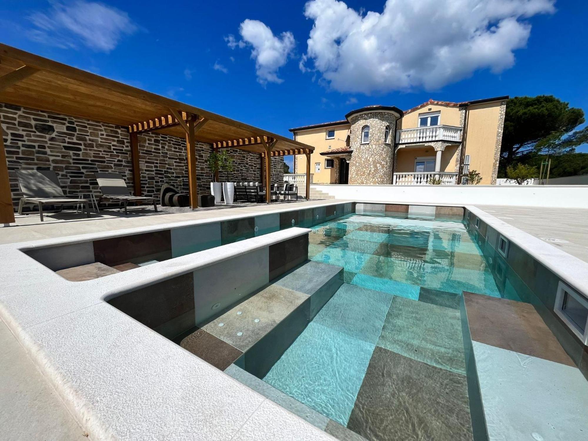 Olivea Luxury Suites Fazana Exterior photo